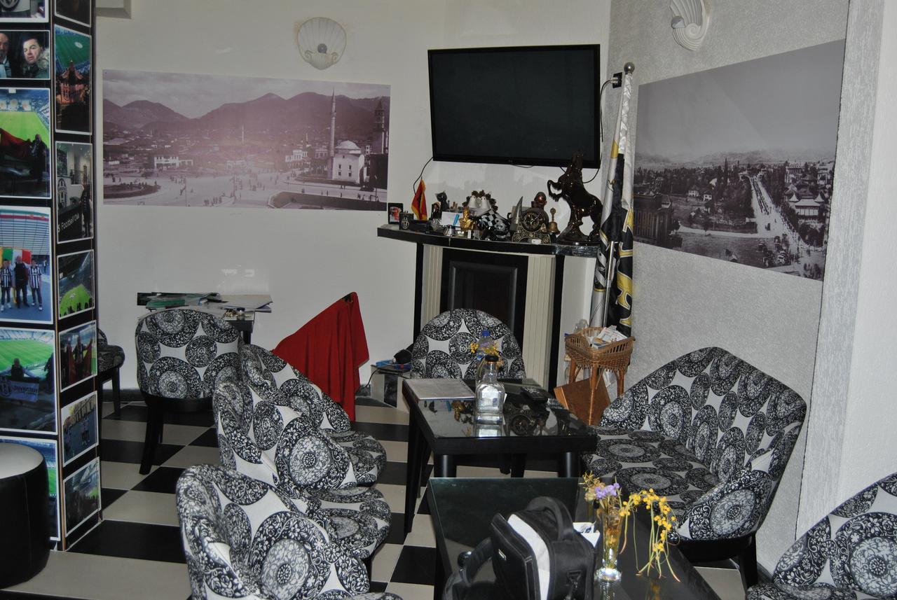 טיראנה Hotel Republika מראה חיצוני תמונה