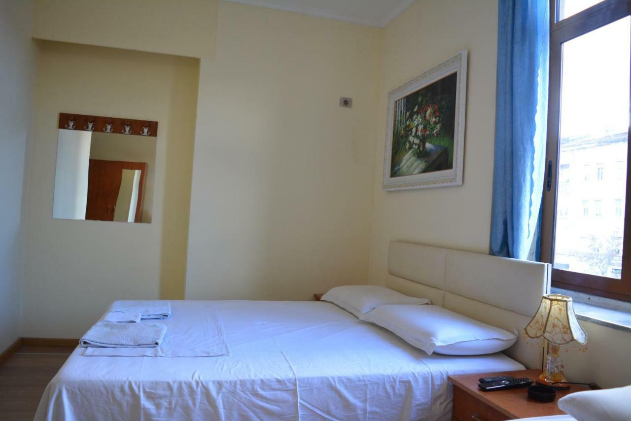 טיראנה Hotel Republika מראה חיצוני תמונה