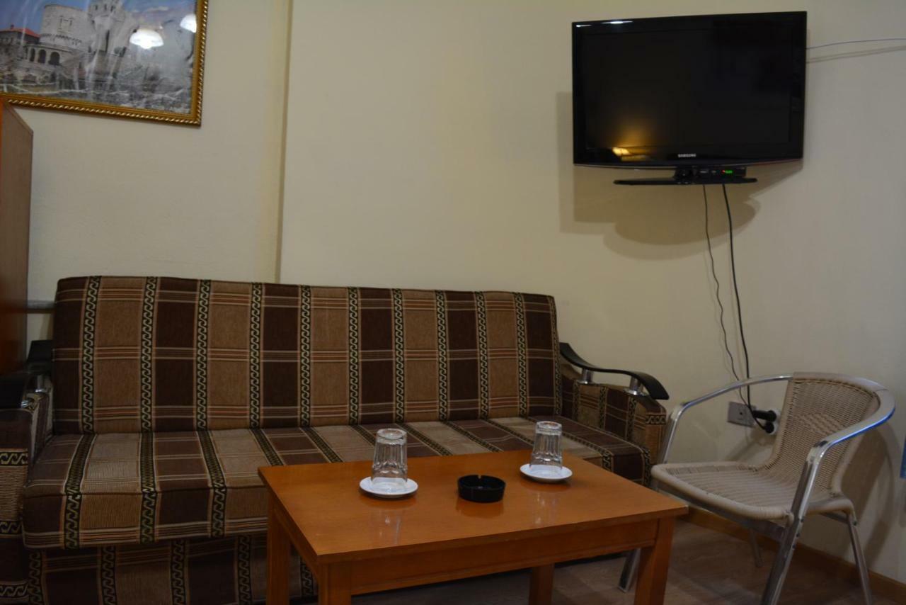 טיראנה Hotel Republika מראה חיצוני תמונה